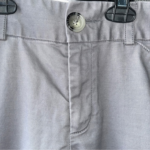 Banana Republic pants, stretch style, gray with pockets on front and back - Picture 4 of 10
